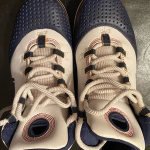 OG LeBron’s size US mens 8